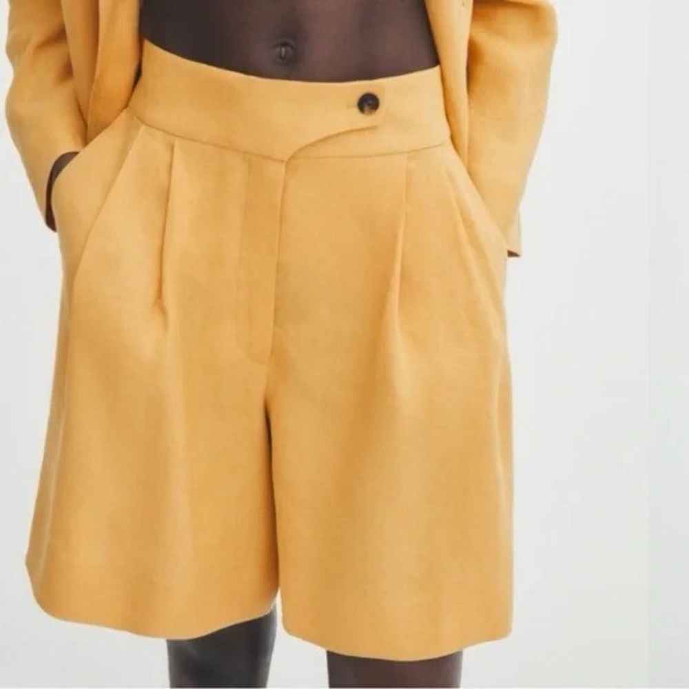 Massimo Dutti Pleated Shorts
